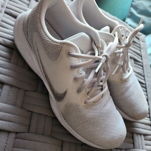 Nike Women's White and Gray Sneakers